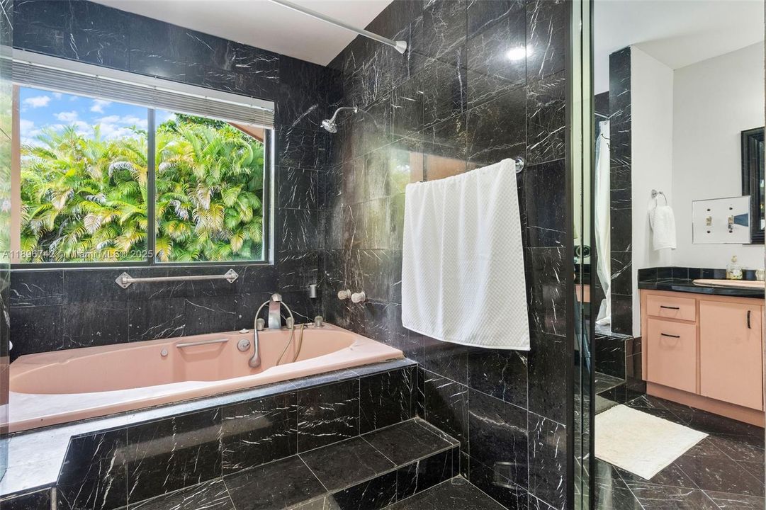 Vendido Recientemente: $939,000 (3 camas, 3 baños, 0 Pies cuadrados)