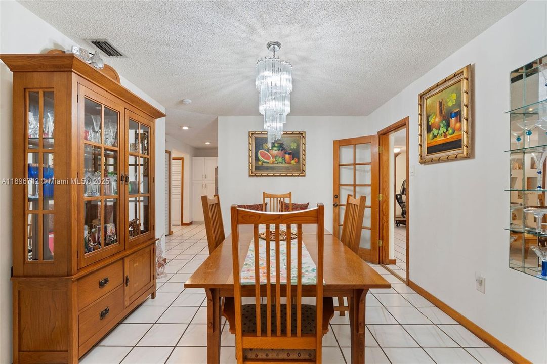 Vendido Recientemente: $939,000 (3 camas, 3 baños, 0 Pies cuadrados)