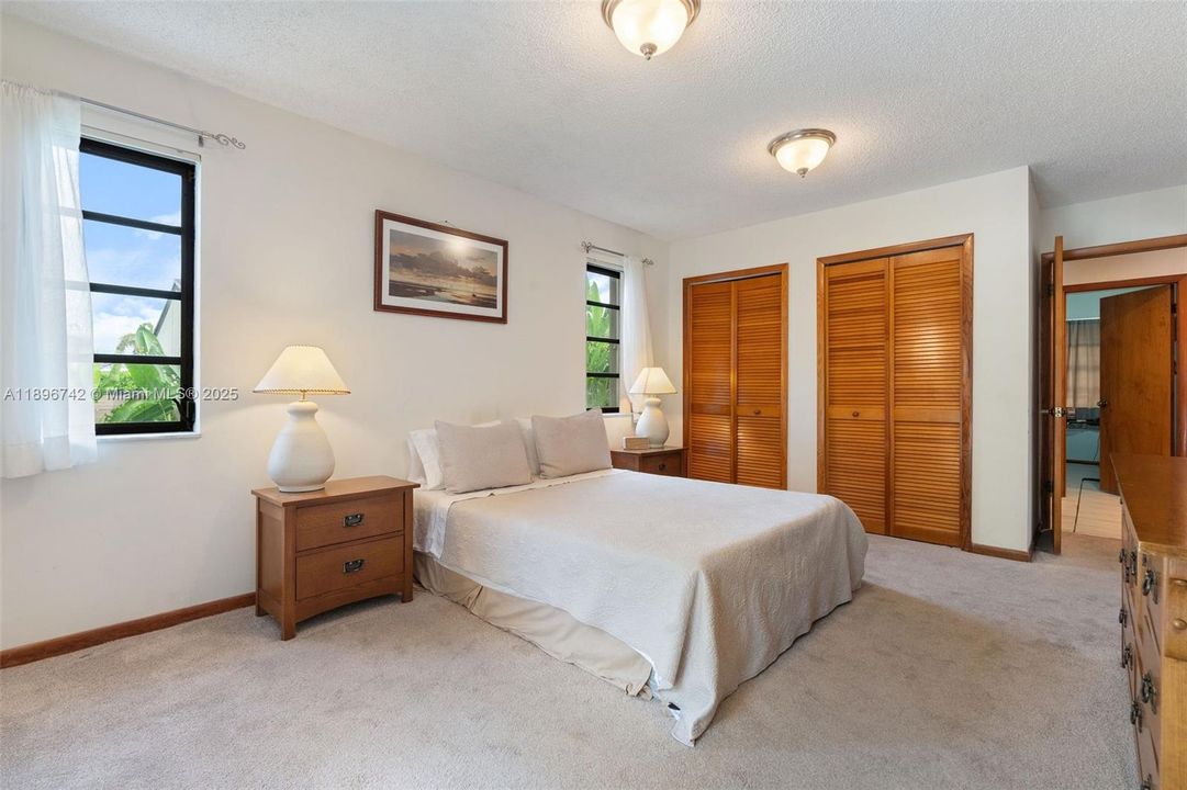 Vendido Recientemente: $939,000 (3 camas, 3 baños, 0 Pies cuadrados)