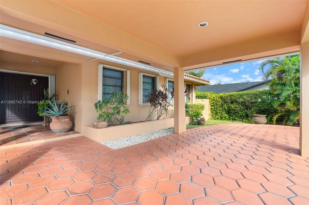 Vendido Recientemente: $939,000 (3 camas, 3 baños, 0 Pies cuadrados)