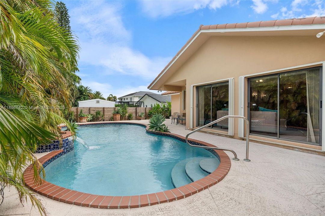 Vendido Recientemente: $939,000 (3 camas, 3 baños, 0 Pies cuadrados)