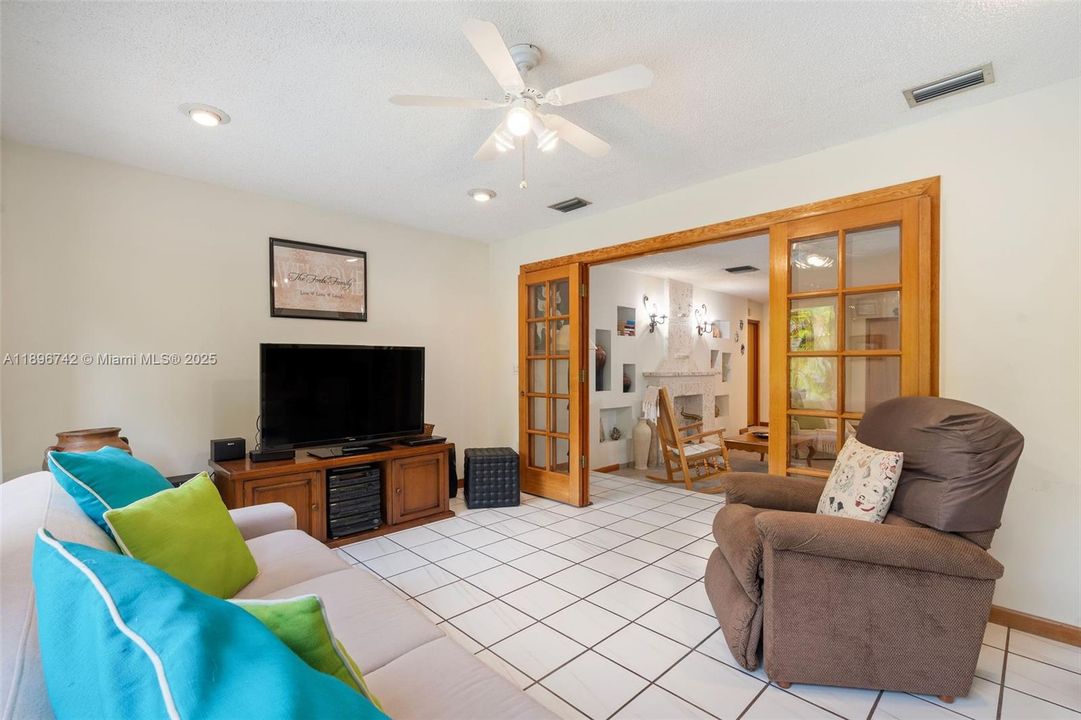 Vendido Recientemente: $939,000 (3 camas, 3 baños, 0 Pies cuadrados)