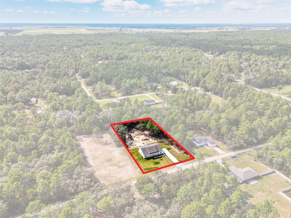 待售: $570,000 (4 贝兹, 2 浴室, 0 平方英尺)