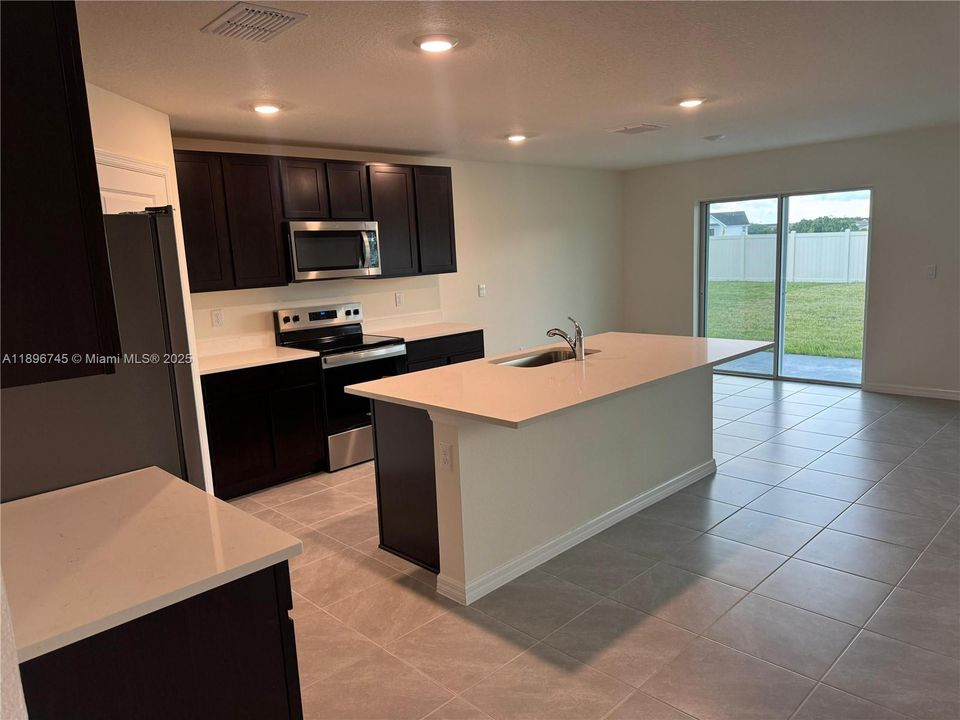 For Rent: $2,900 (5 beds, 3 baths, 2605 Square Feet)