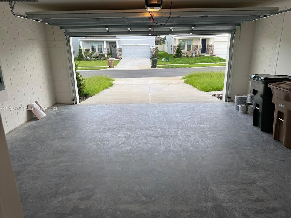 For Rent: $2,900 (5 beds, 3 baths, 2605 Square Feet)