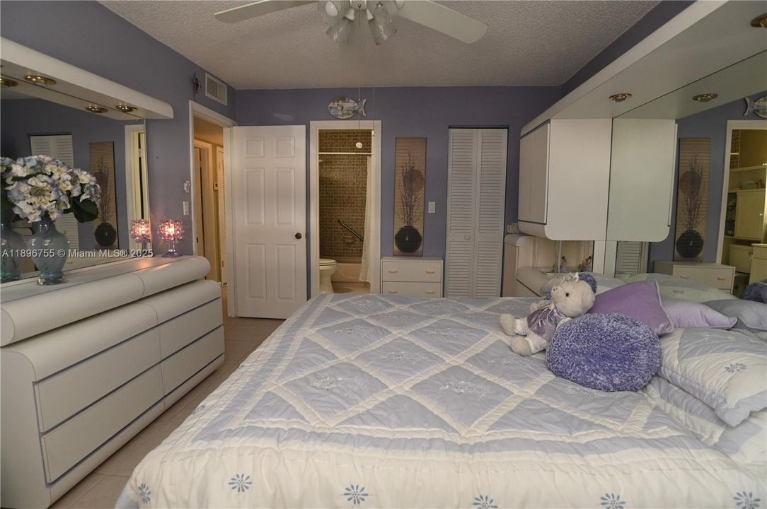 For Sale: $139,900 (2 beds, 2 baths, 968 Square Feet)