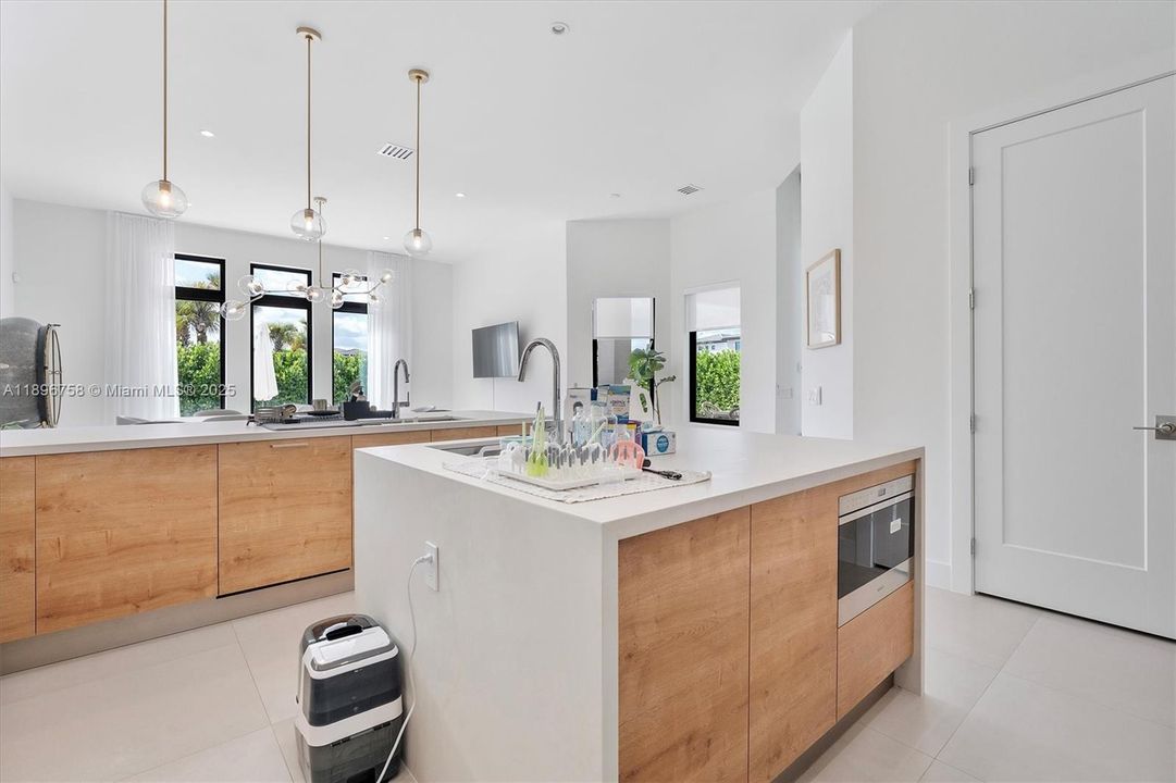 For Sale: $2,450,000 (4 beds, 3 baths, 3100 Square Feet)