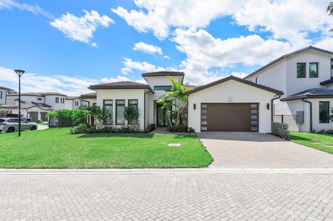 For Sale: $2,450,000 (4 beds, 3 baths, 3100 Square Feet)