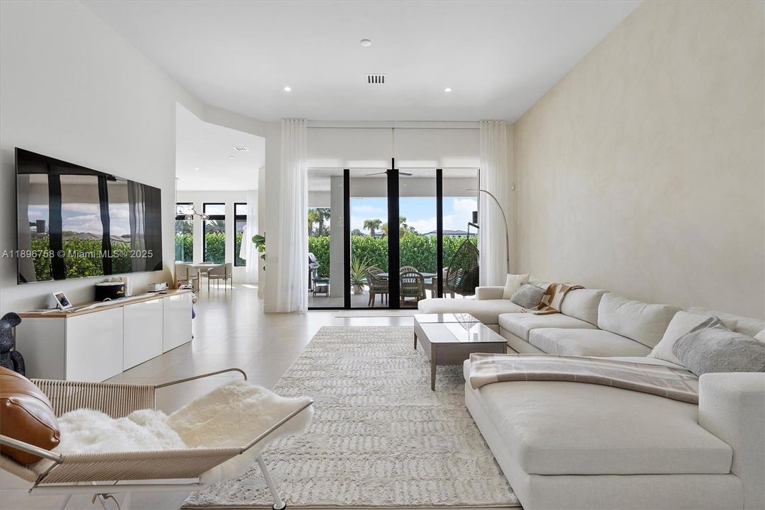 For Sale: $2,450,000 (4 beds, 3 baths, 3100 Square Feet)