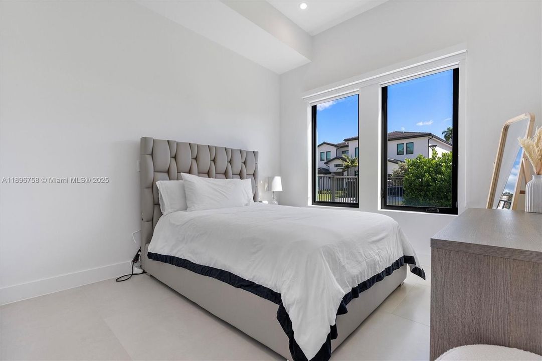 For Sale: $2,450,000 (4 beds, 3 baths, 3100 Square Feet)