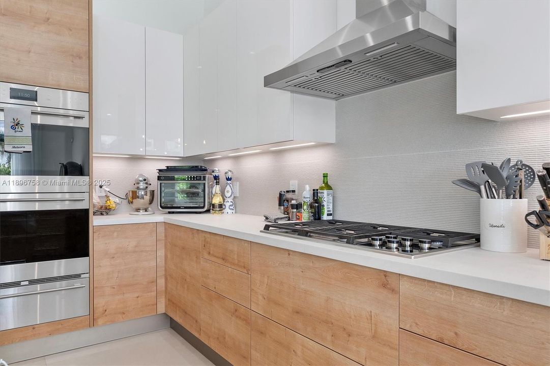 For Sale: $2,450,000 (4 beds, 3 baths, 3100 Square Feet)