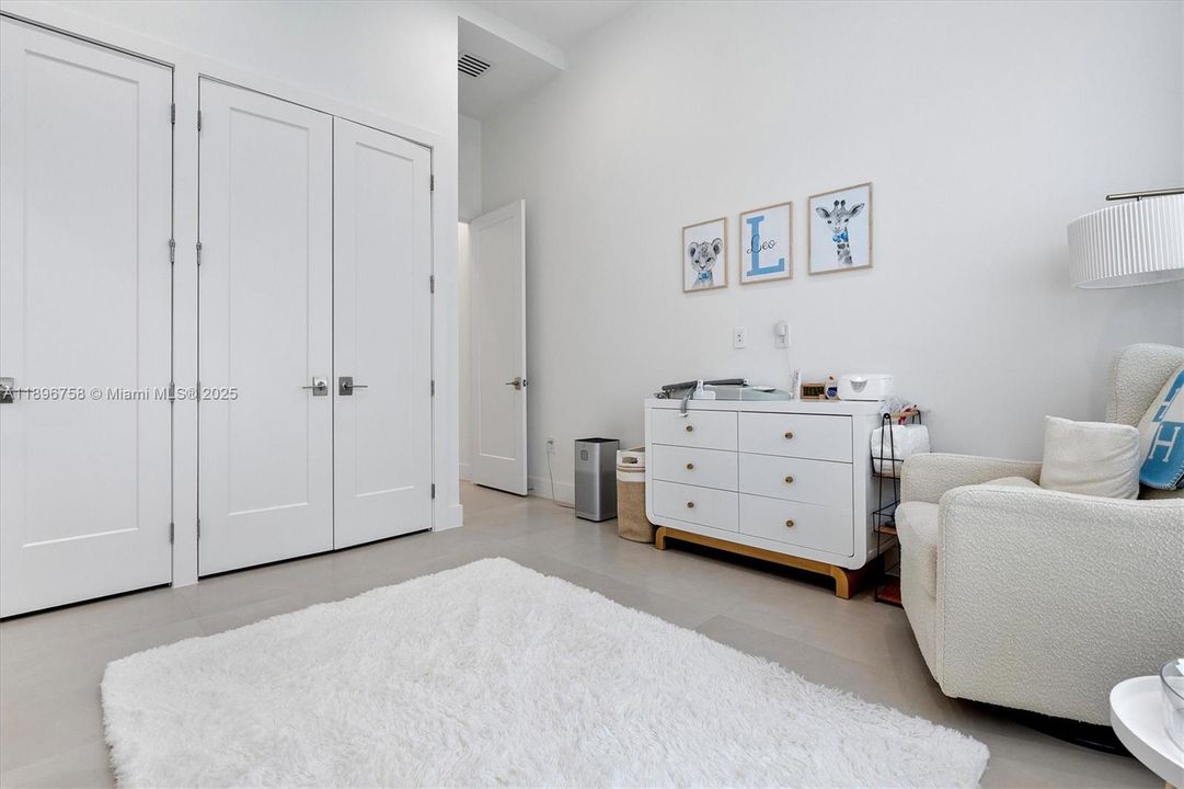 For Sale: $2,450,000 (4 beds, 3 baths, 3100 Square Feet)