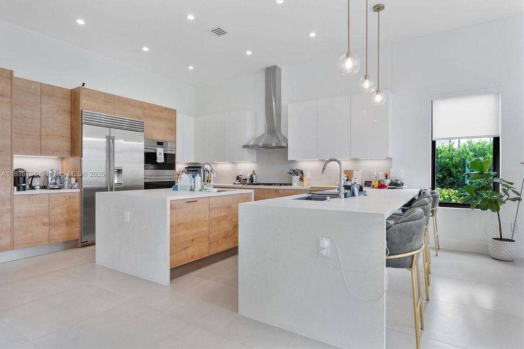 For Sale: $2,450,000 (4 beds, 3 baths, 3100 Square Feet)