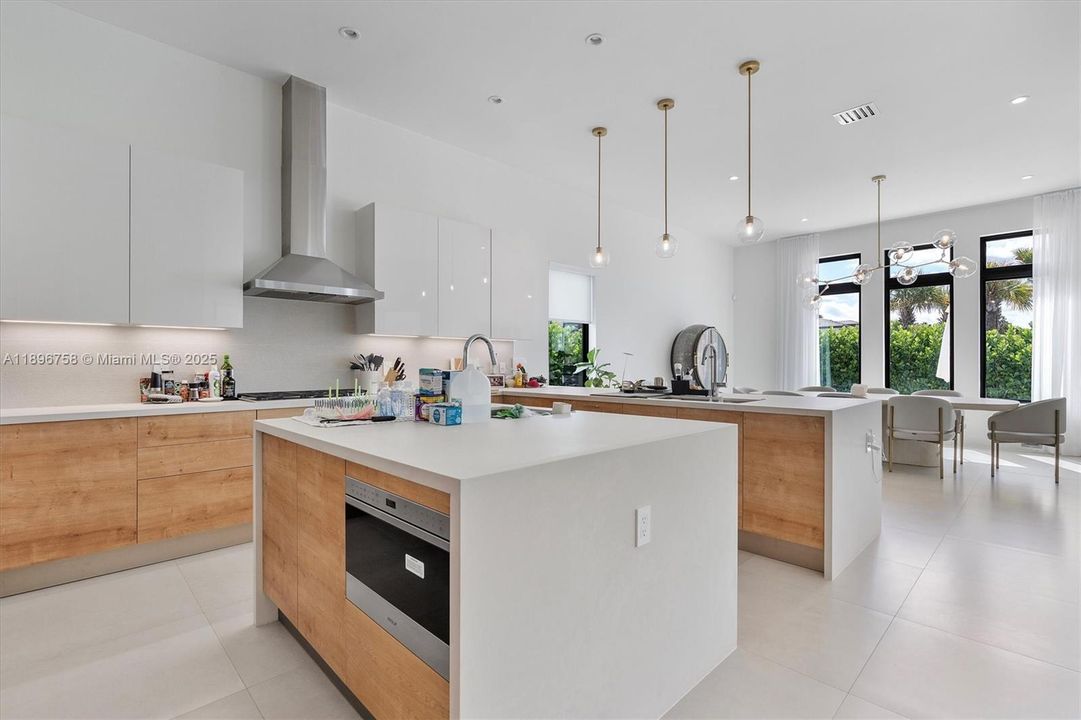 For Sale: $2,450,000 (4 beds, 3 baths, 3100 Square Feet)