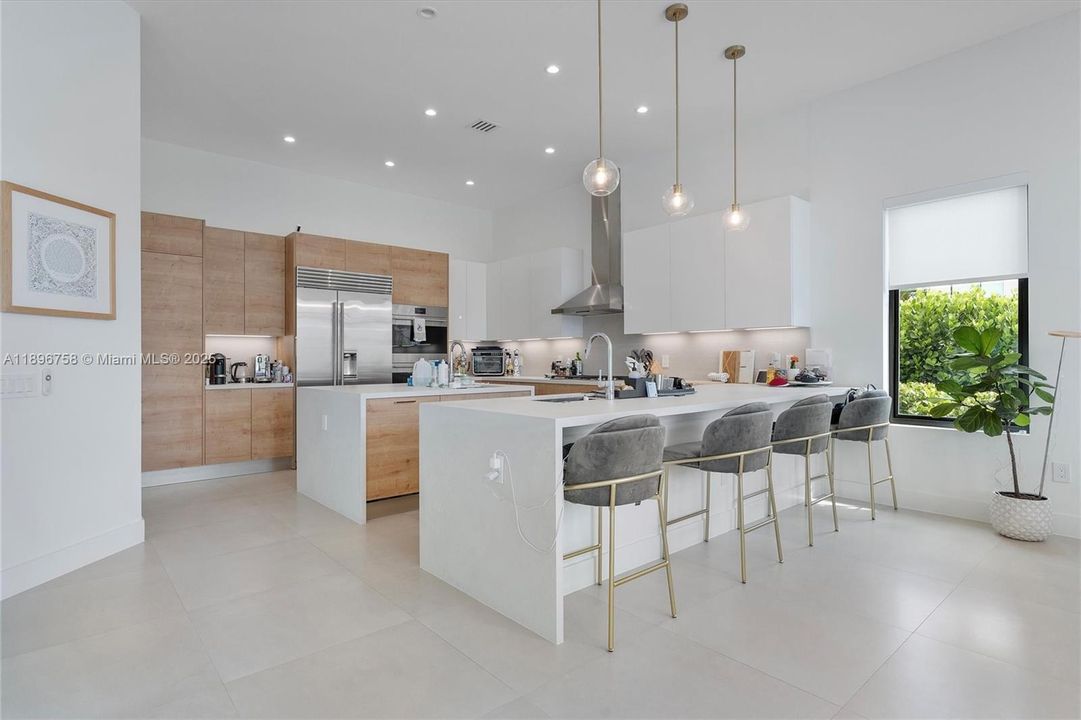 For Sale: $2,450,000 (4 beds, 3 baths, 3100 Square Feet)