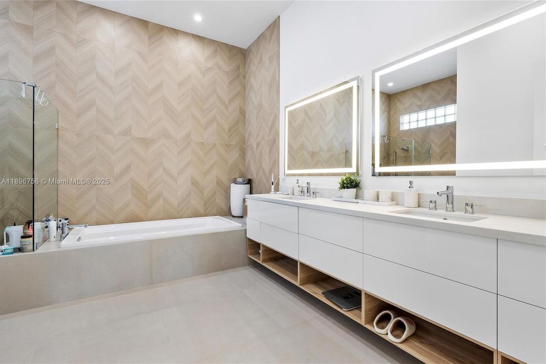 For Sale: $2,450,000 (4 beds, 3 baths, 3100 Square Feet)