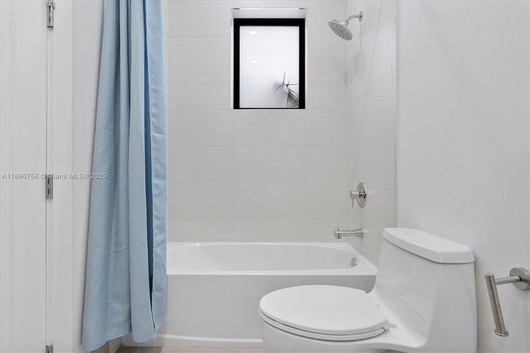 For Sale: $2,450,000 (4 beds, 3 baths, 3100 Square Feet)