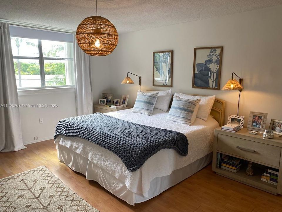 For Rent: $6,700 (3 beds, 2 baths, 1645 Square Feet)