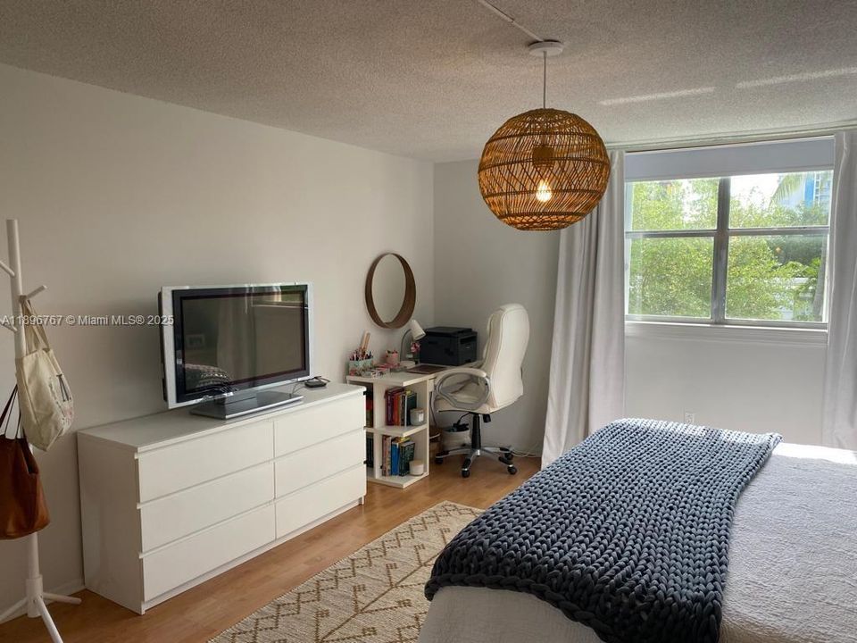 For Rent: $6,700 (3 beds, 2 baths, 1645 Square Feet)