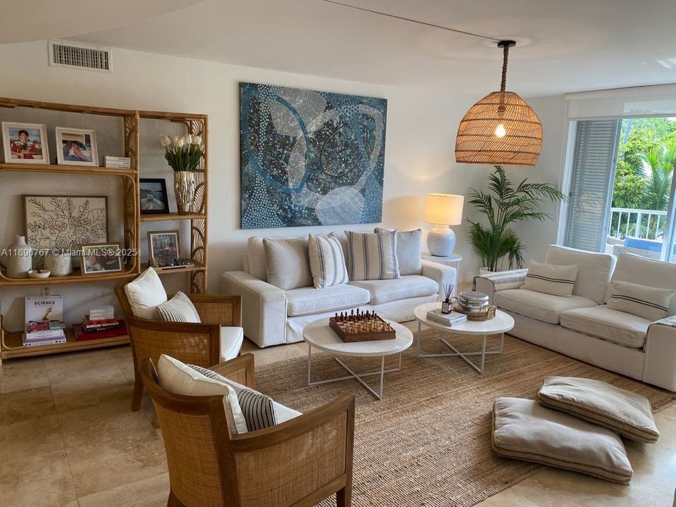 For Rent: $6,700 (3 beds, 2 baths, 1645 Square Feet)