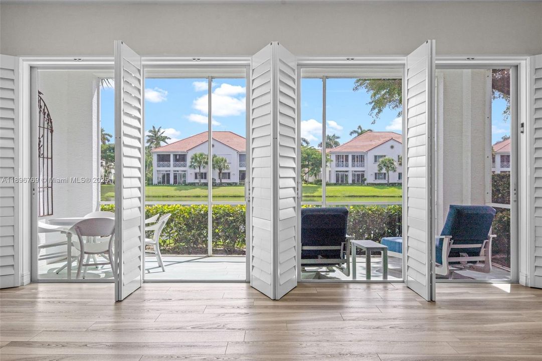 Active With Contract: $1,055,000 (3 beds, 3 baths, 2315 Square Feet)