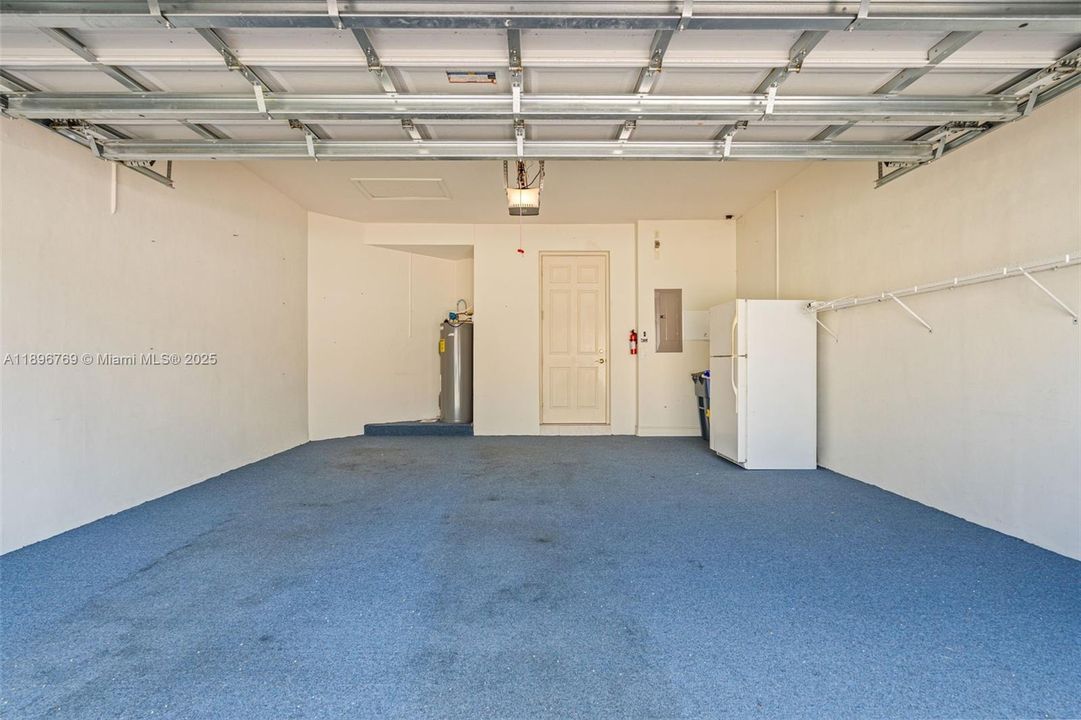 Active With Contract: $1,055,000 (3 beds, 3 baths, 2315 Square Feet)