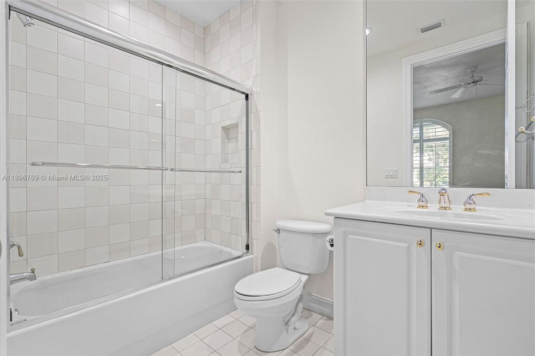 Active With Contract: $1,055,000 (3 beds, 3 baths, 2315 Square Feet)