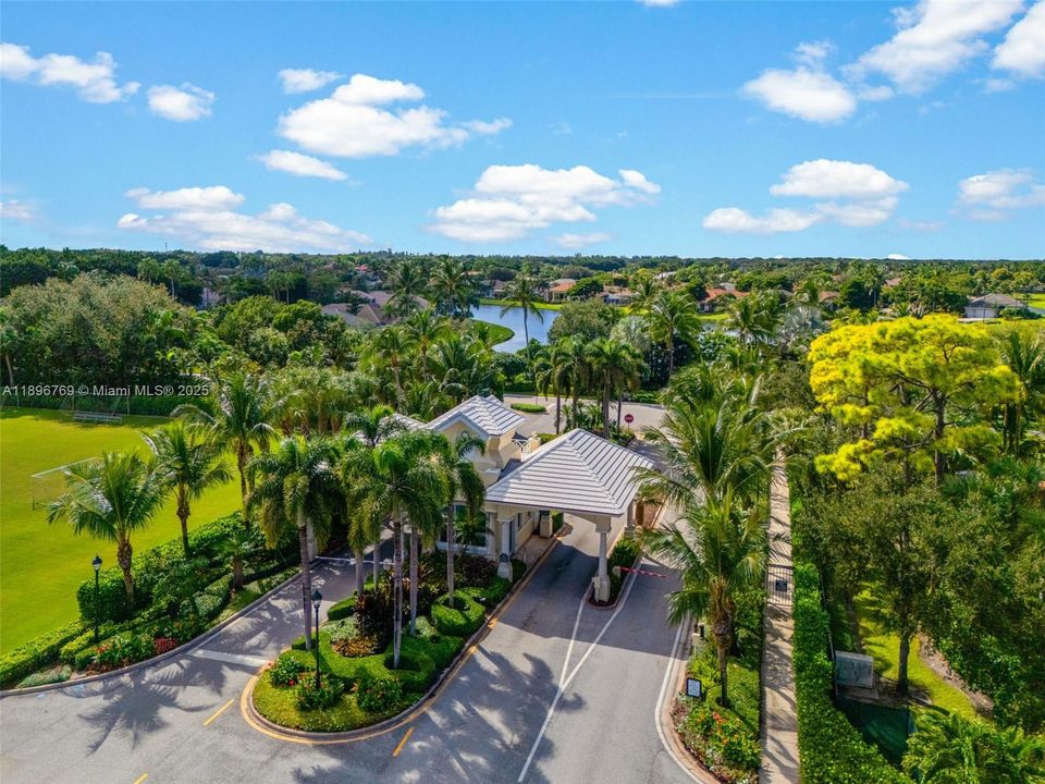 Active With Contract: $1,055,000 (3 beds, 3 baths, 2315 Square Feet)