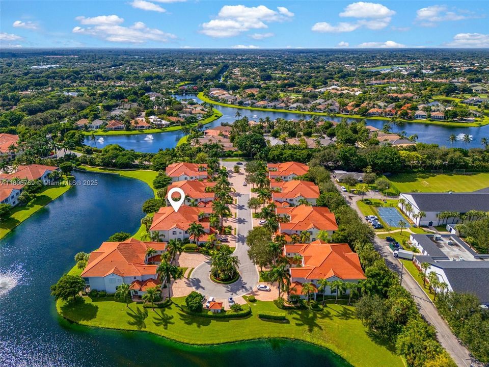 Active With Contract: $1,055,000 (3 beds, 3 baths, 2315 Square Feet)