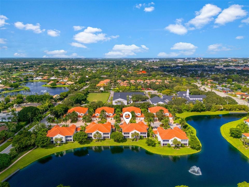 Active With Contract: $1,055,000 (3 beds, 3 baths, 2315 Square Feet)