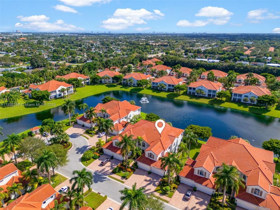 Active With Contract: $1,055,000 (3 beds, 3 baths, 2315 Square Feet)