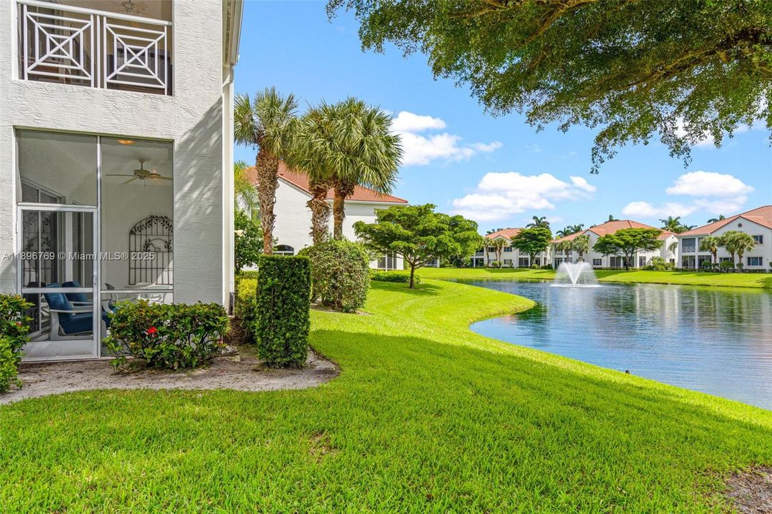 Active With Contract: $1,055,000 (3 beds, 3 baths, 2315 Square Feet)