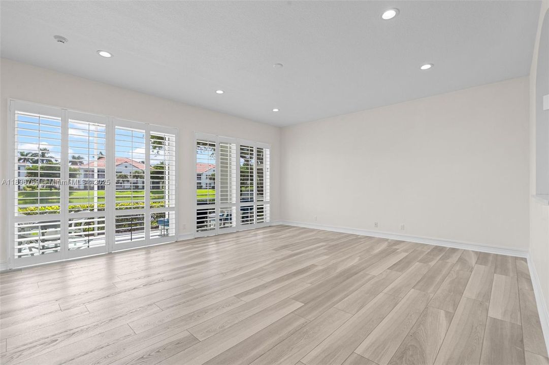 Active With Contract: $1,055,000 (3 beds, 3 baths, 2315 Square Feet)