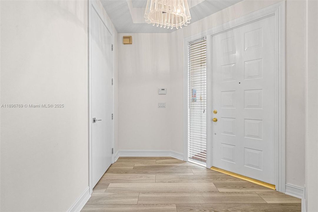 Active With Contract: $1,055,000 (3 beds, 3 baths, 2315 Square Feet)