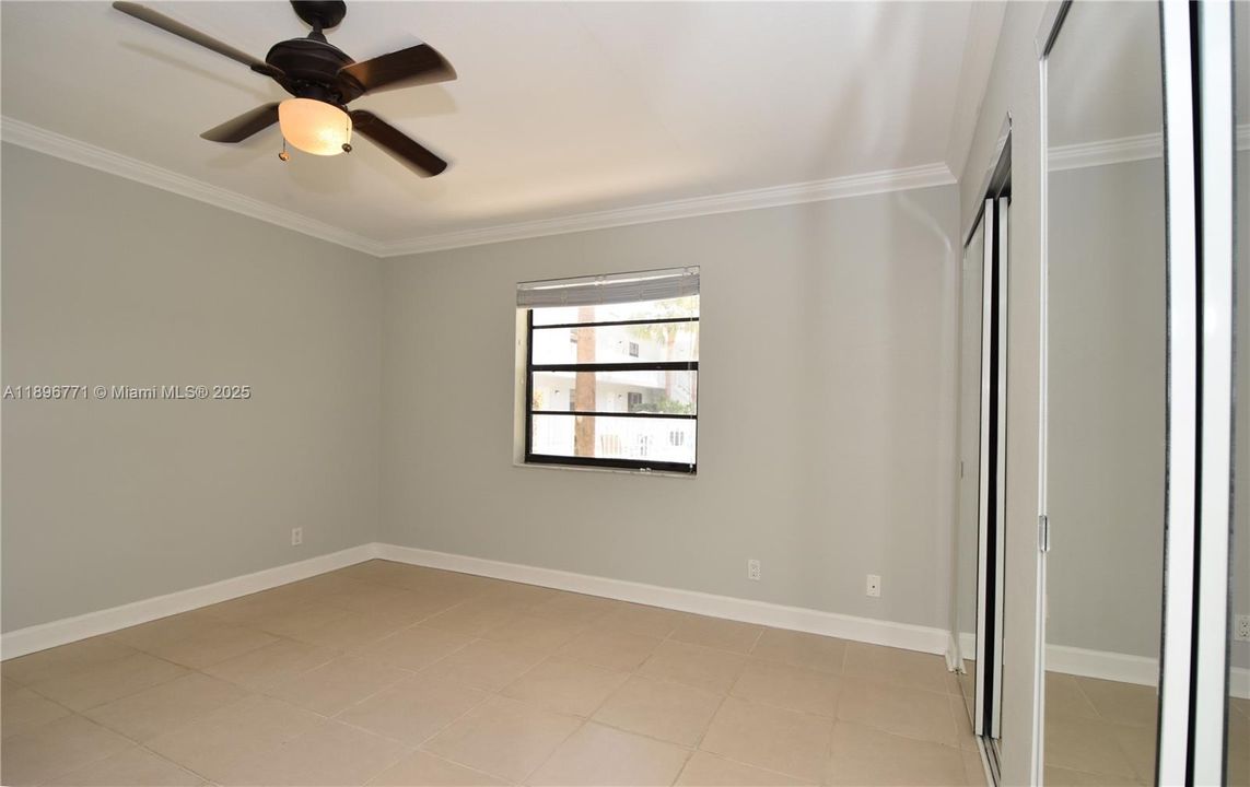 Под контрактом: $1,550 (1 спален, 1 ванн, 547 Квадратных фут)