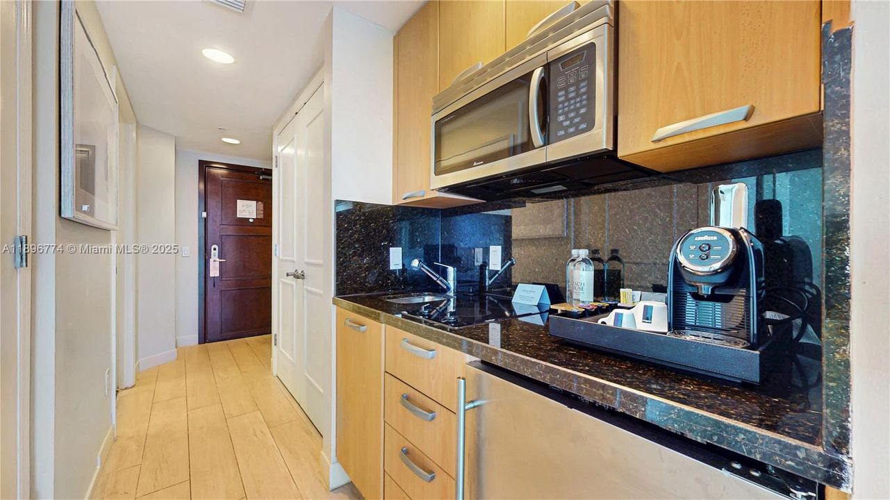 待售: $235,000 (1 贝兹, 1 浴室, 533 平方英尺)