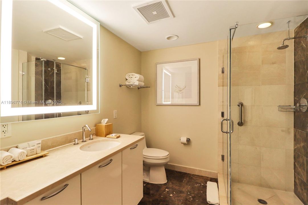 待售: $235,000 (1 贝兹, 1 浴室, 533 平方英尺)