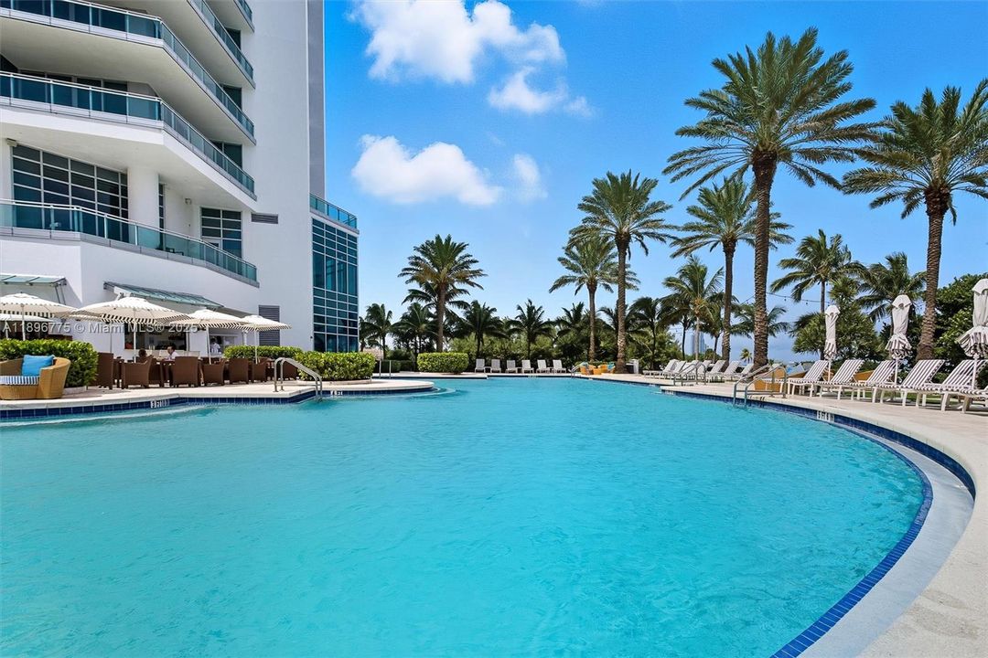 For Sale: $7,495,000 (3 beds, 3 baths, 3289 Square Feet)