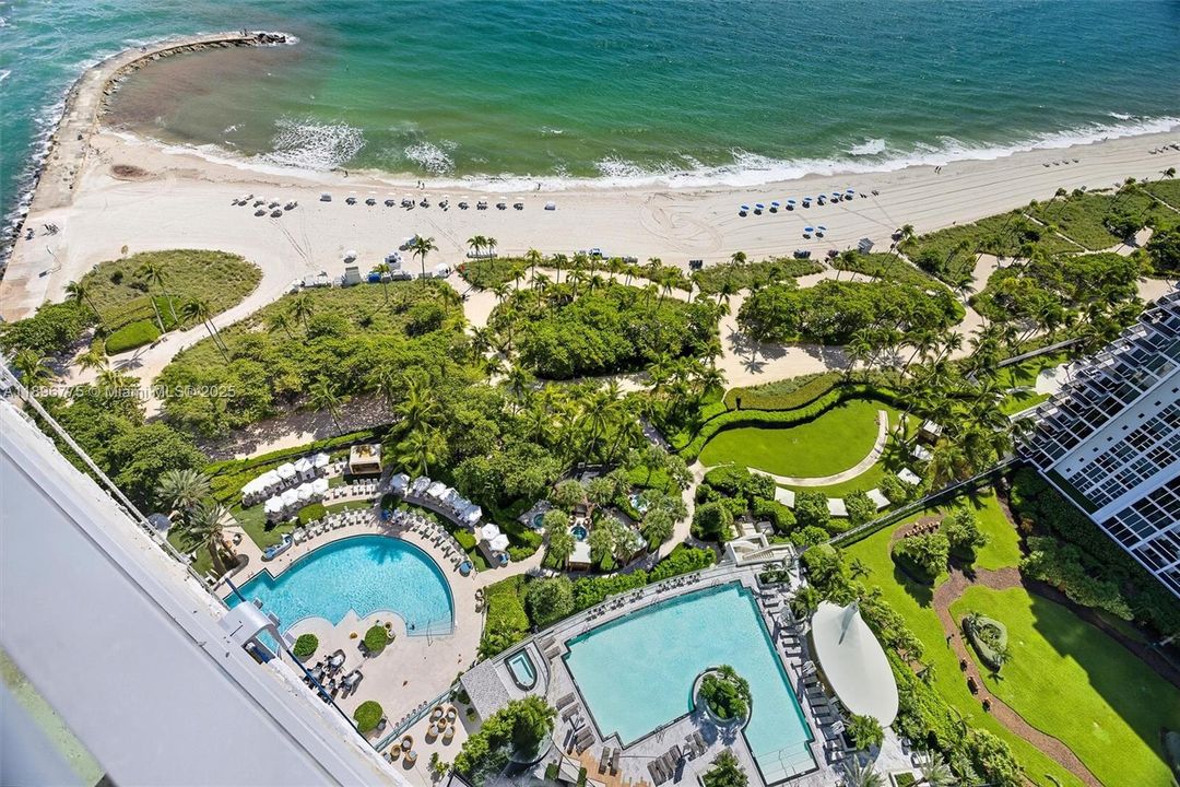 For Sale: $7,495,000 (3 beds, 3 baths, 3289 Square Feet)