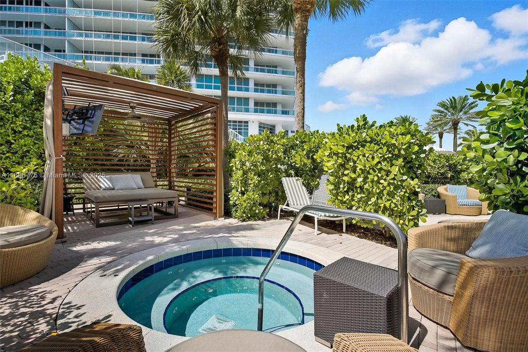 For Sale: $7,495,000 (3 beds, 3 baths, 3289 Square Feet)