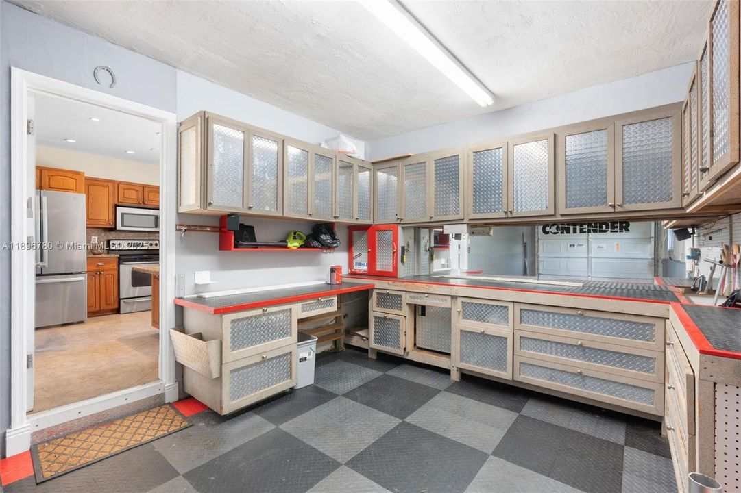 Под контрактом: $2,300 (2 спален, 1 ванн, 864 Квадратных фут)