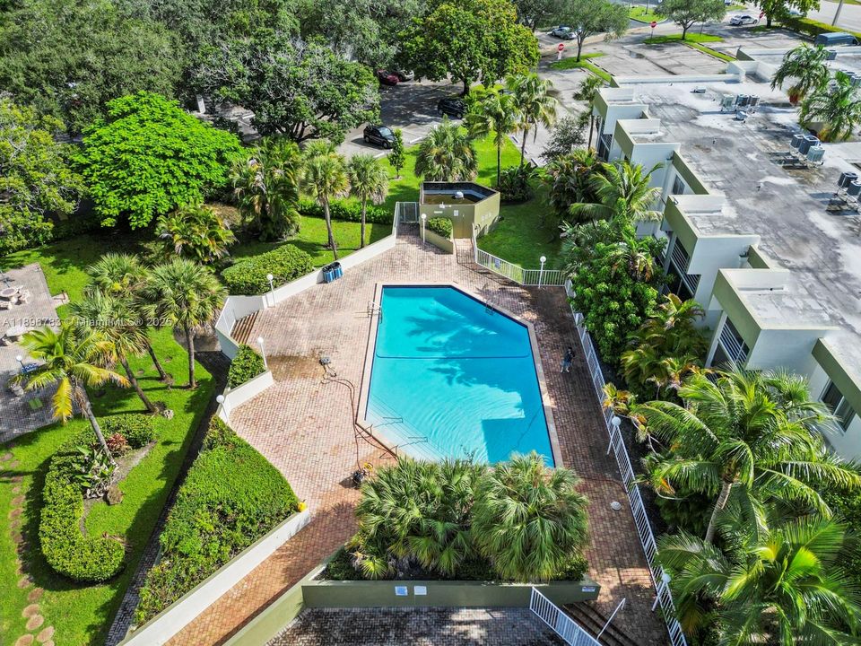 For Sale: $199,000 (2 beds, 2 baths, 1252 Square Feet)