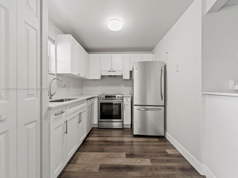 For Sale: $199,000 (2 beds, 2 baths, 1252 Square Feet)