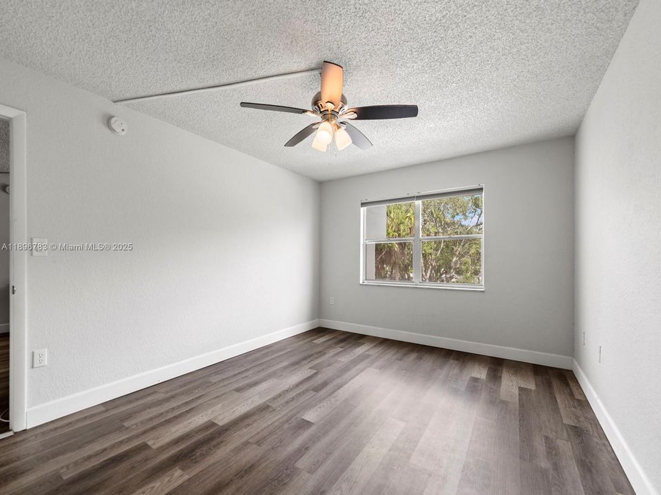 For Sale: $199,000 (2 beds, 2 baths, 1252 Square Feet)