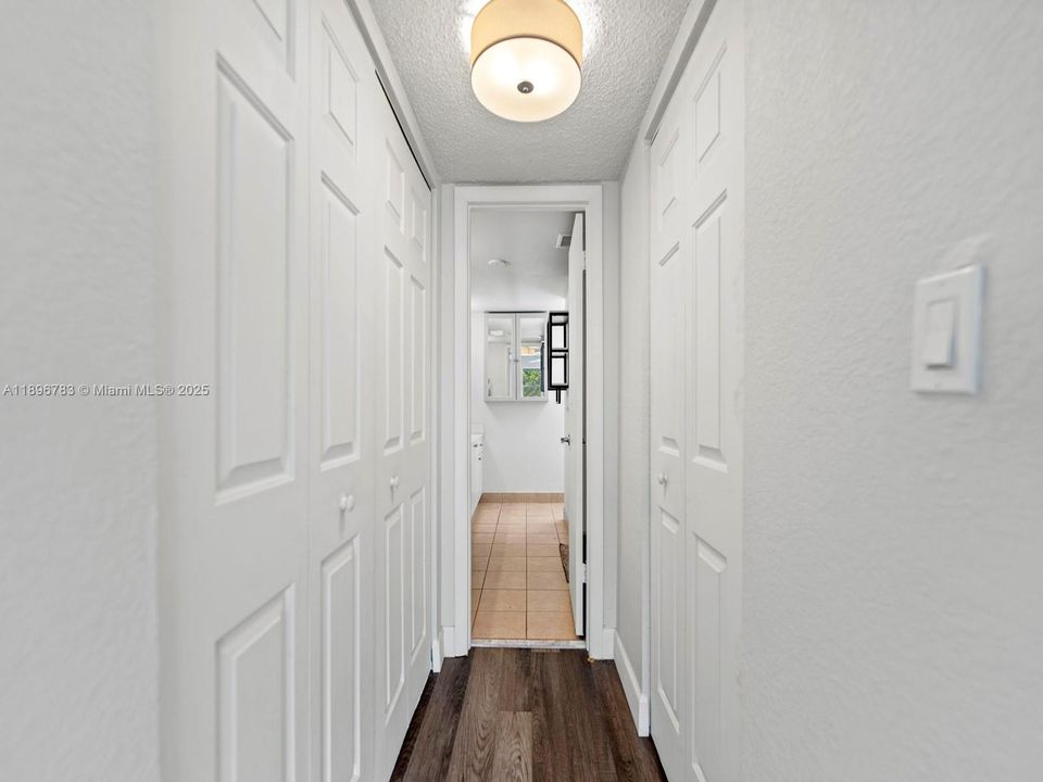 For Sale: $199,000 (2 beds, 2 baths, 1252 Square Feet)