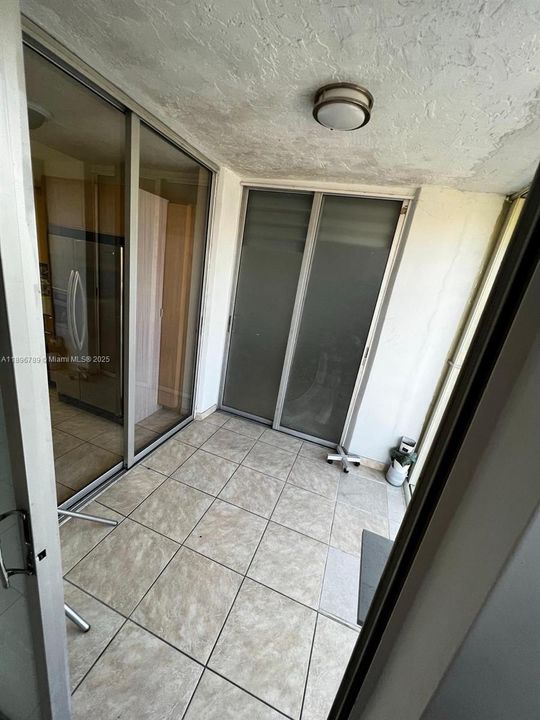 For Sale: $199,900 (2 beds, 2 baths, 1213 Square Feet)