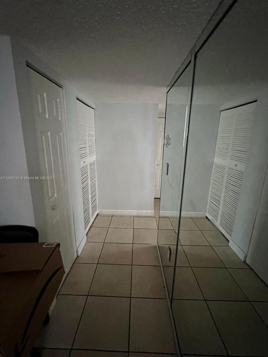 For Sale: $199,900 (2 beds, 2 baths, 1213 Square Feet)