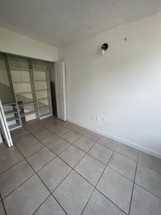 For Sale: $199,900 (2 beds, 2 baths, 1213 Square Feet)