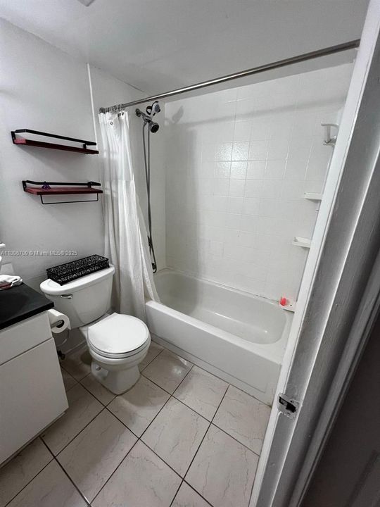 For Sale: $199,900 (2 beds, 2 baths, 1213 Square Feet)