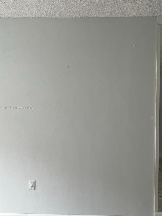 For Sale: $199,900 (2 beds, 2 baths, 1213 Square Feet)